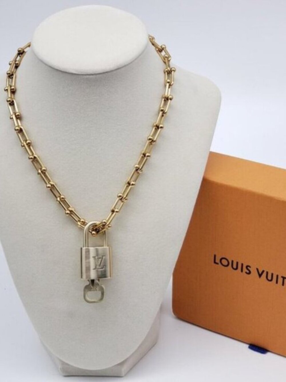 Authentic Louis Vuitton Gold Lock w/ Unbranded Horse Shoe Stainless Steel Chain - Picture 4 of 11